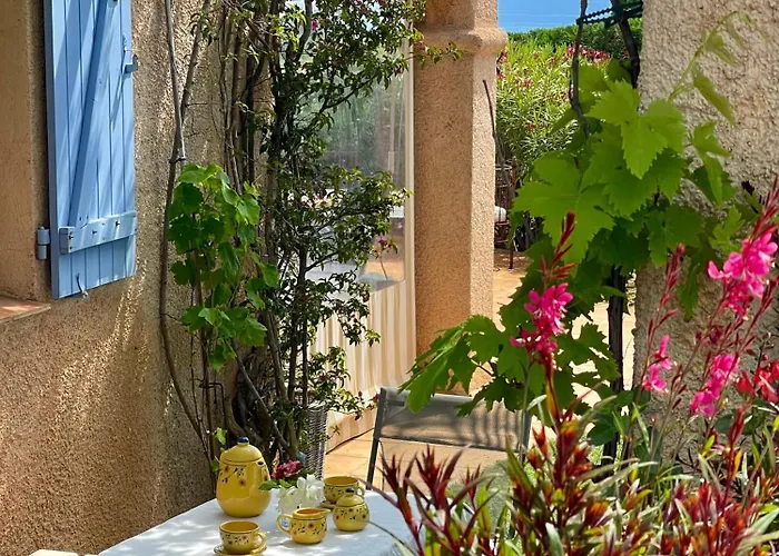 Вилла Riviera, Sea View, Pool, Jacuzzi, Sauna, Walk To The *