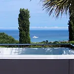 Riviera, Sea View, Pool, Jacuzzi, Sauna, Walk To The Villa *