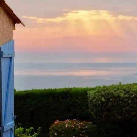 Villa Riviera, Sea View, Pool, Jacuzzi, Sauna, Walk To The