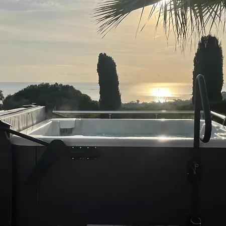 Villa Riviera, Sea View, Pool, Jacuzzi, Sauna, Walk To The *