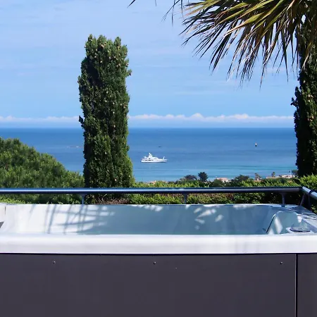 Riviera, Sea View, Pool, Jacuzzi, Sauna, Walk To The Villa *