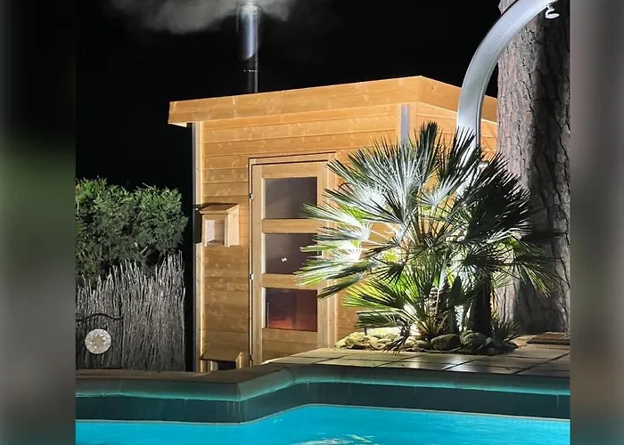 Villa Riviera, Sea View, Pool, Jacuzzi, Sauna, Walk To The *